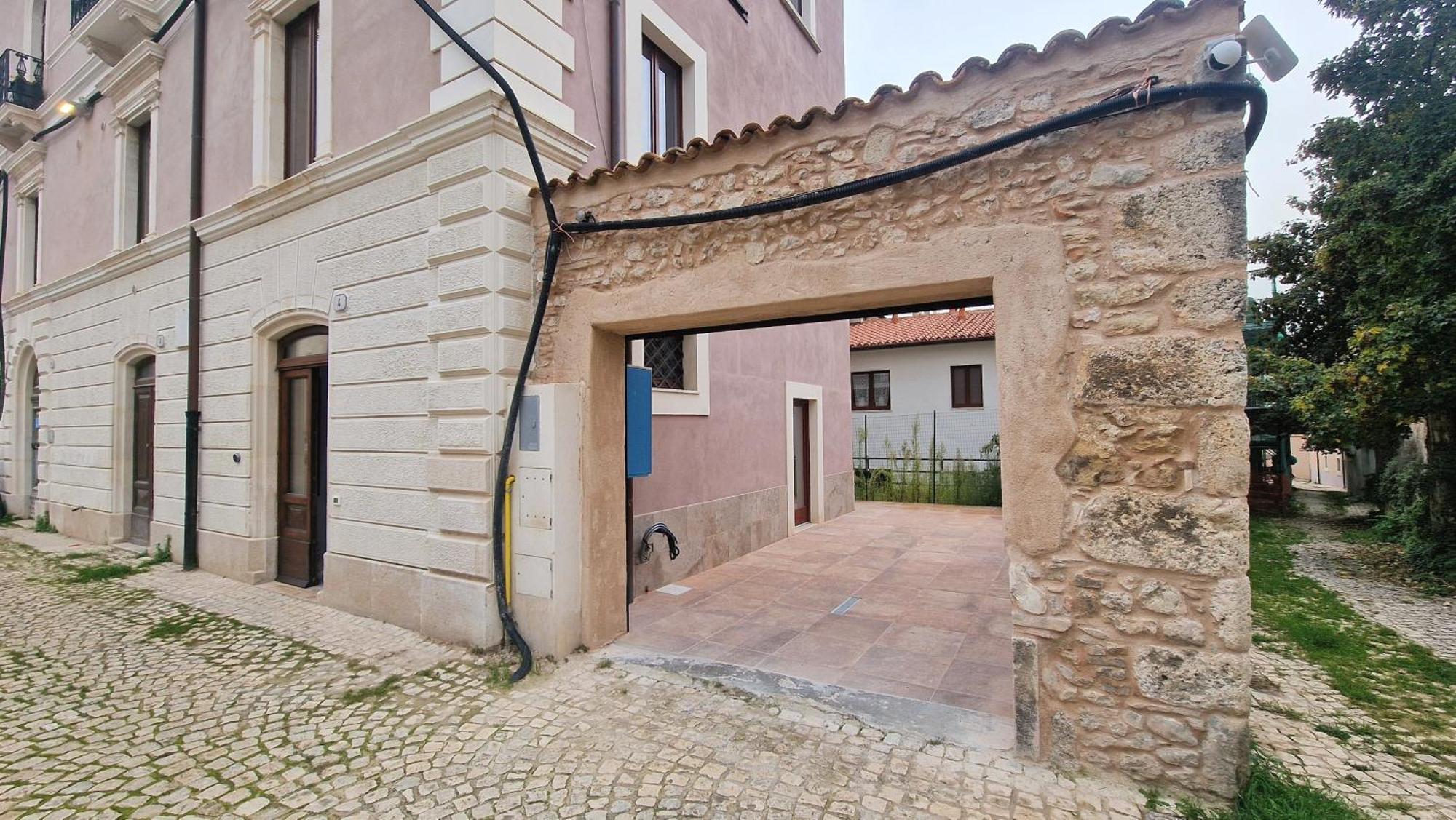 Dimora Adelfina - L'Aquila Centro Vila Exterior foto